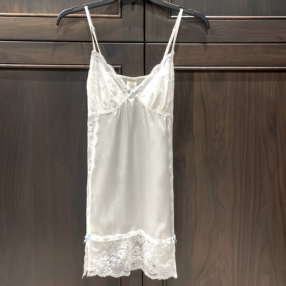In Bloom by Jonquil Lace and Satin Chemise Size M